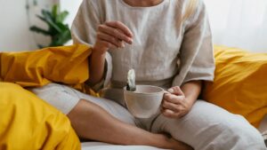Does sleepytime tea make you sleepy? Tea experts explain