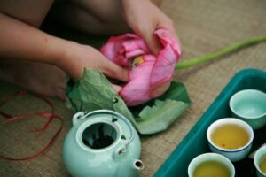 Lotus tea making process- explore interesting methods of making Lotus tea in Vietnam