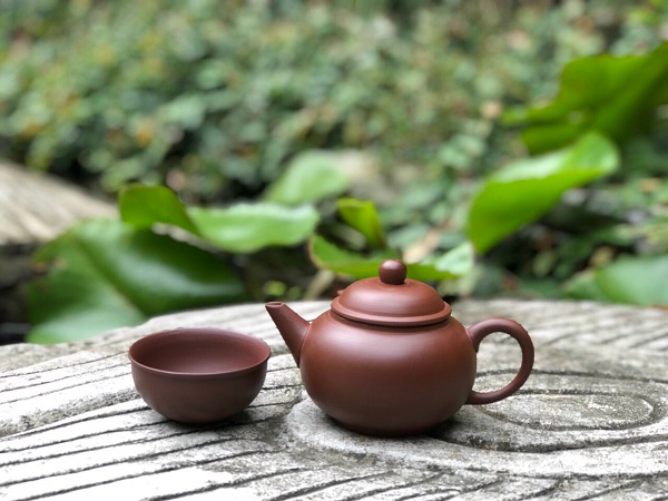 Tea set for one person.