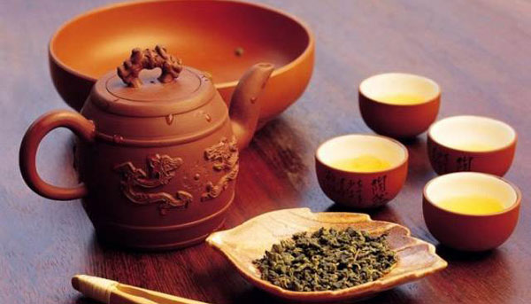 teaset in Tra Viet tea house