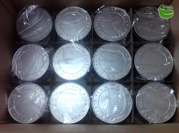 Vietnamese green tea tin box packed in PE bag and carton