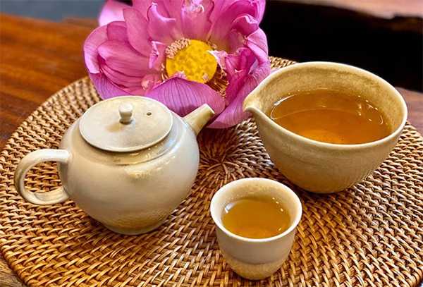 Vietnamese lotus tea culture