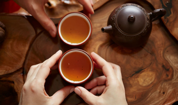 different oolong tea and black tea