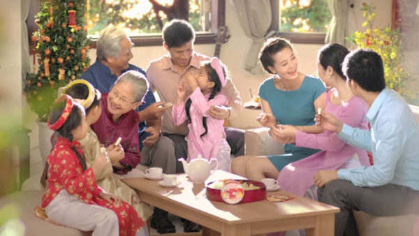 Tea drinking in Vietnamese tradition during the Tet holiday