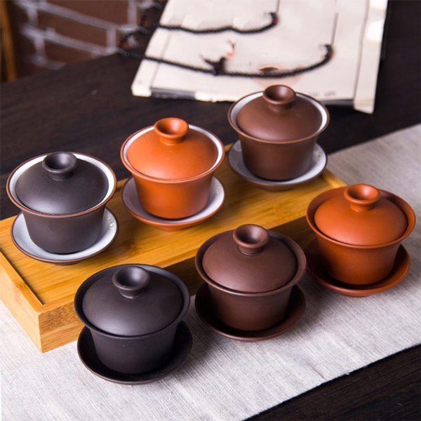 Traditional Vietnamese teacup with lid (Chén Khải) 