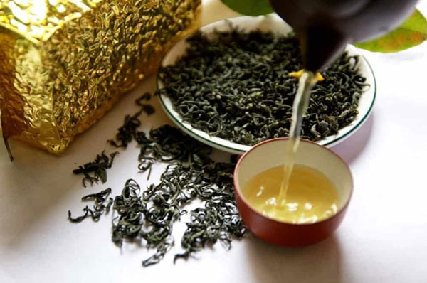 making loose tea leaves