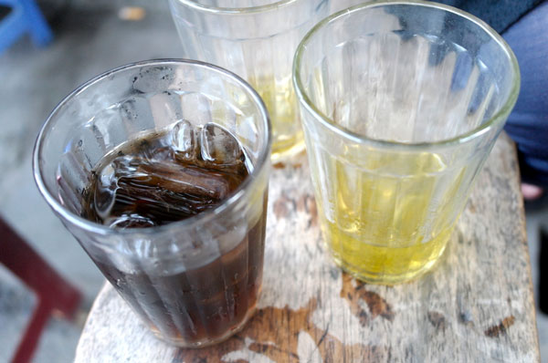 Nhan Tran tea and green iced tea in tea shop in Vietnam