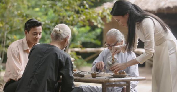 family make vietnamese tea