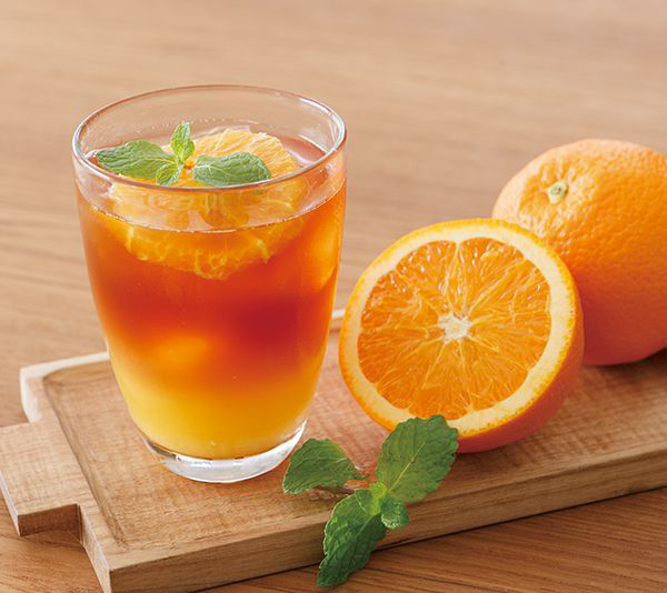 Vietnamese orange tea with mint