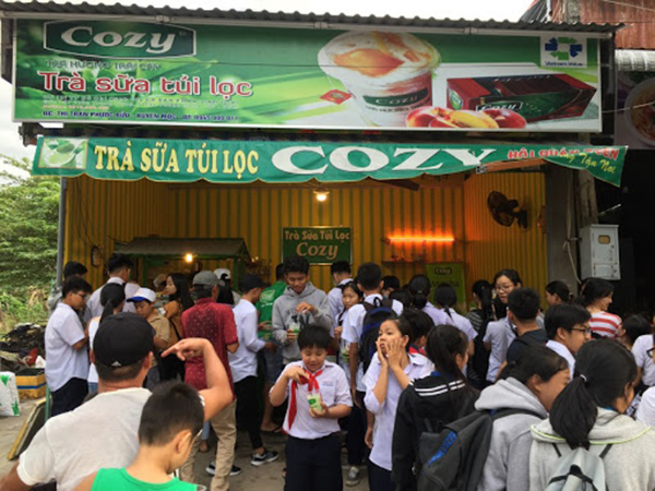 drinking tea in Vietnamese culture