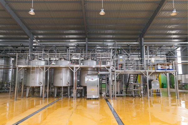 Mixing tanks